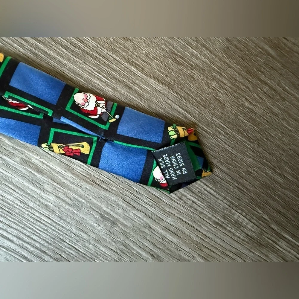VTG Jolly ‘Ol Nickties Santa Christmas Golf Tie Silk Blue Patterned Men's Tie